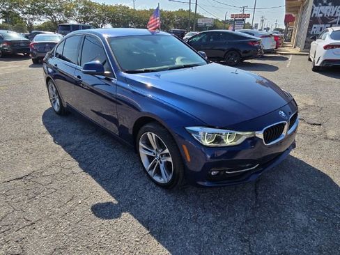 Used 2018 BMW 330i Sedan image 1
