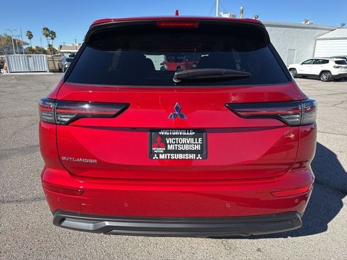 New 2025 Mitsubishi Outlander ES image 6