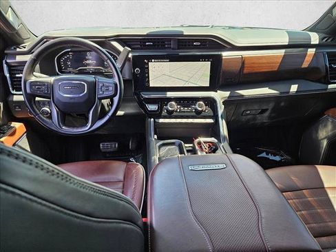 Used 2024 GMC Sierra 3500 Denali Ultimate AWD/4WD image 16