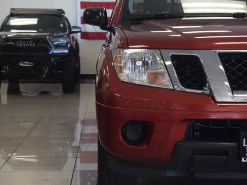 Used 2013 Nissan Frontier SV RWD image 8
