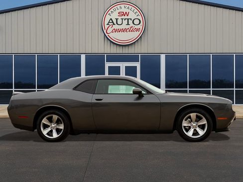 Used 2023 Dodge Challenger SXT image 8