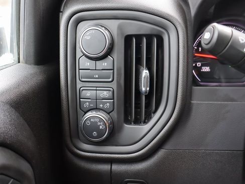 Used 2024 Chevrolet Silverado 2500 Custom w/ Custom Value Package image 9