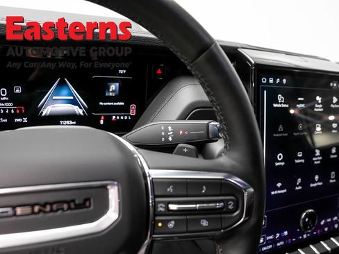Used 2025 GMC Yukon Denali AWD/4WD image 21