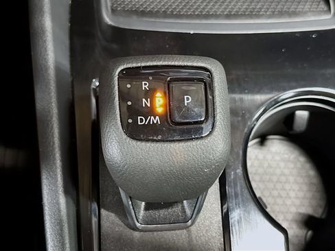 Used 2025 Nissan Rogue S AWD/4WD image 16