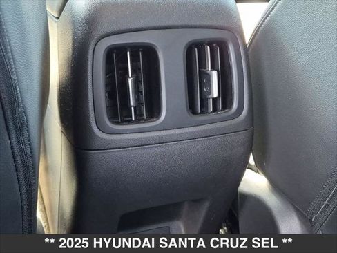 Used 2025 Hyundai Santa Cruz SEL FWD image 19