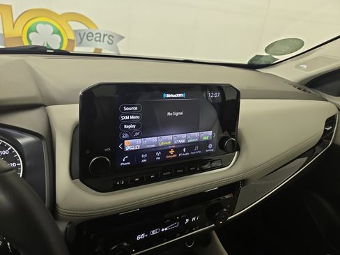 Used 2023 Nissan Rogue SL w/ SL Premium Package image 19