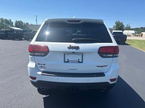 Used 2018 Jeep Grand Cherokee Trailhawk w/ Trailhawk Luxury Group AWD/4WD image 4