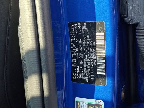 Certified 2025 Hyundai Elantra Sport image 27