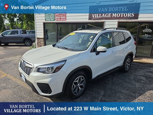 Used 2019 Subaru Forester Premium AWD/4WD image 1