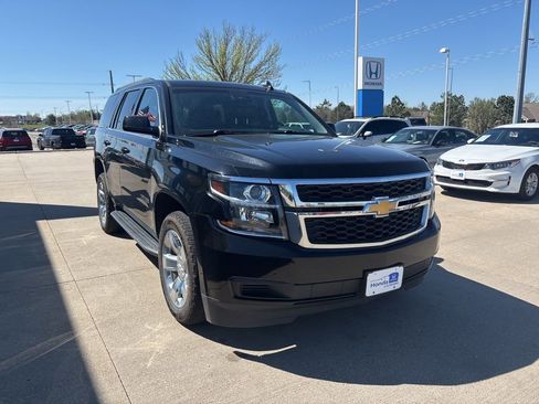 Used 2018 Chevrolet Tahoe LT image 3