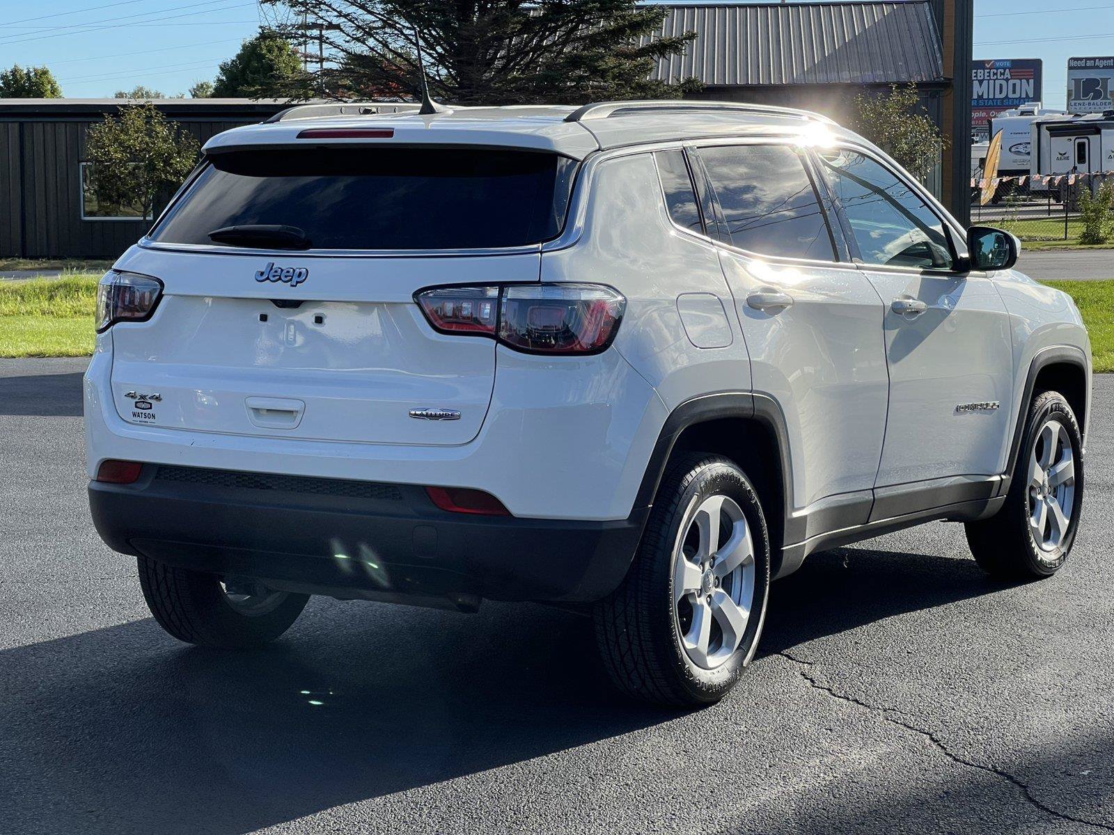 Used 2019 Jeep Compass Latitude w/ Popular Equipment Group AWD/4WD image 40
