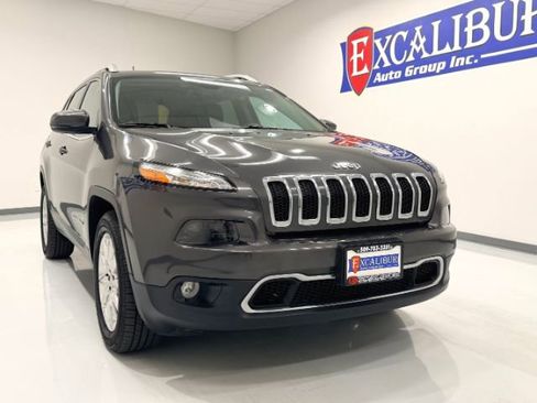 Used 2016 Jeep Cherokee Limited w/ Trailer Tow Group AWD/4WD image 5