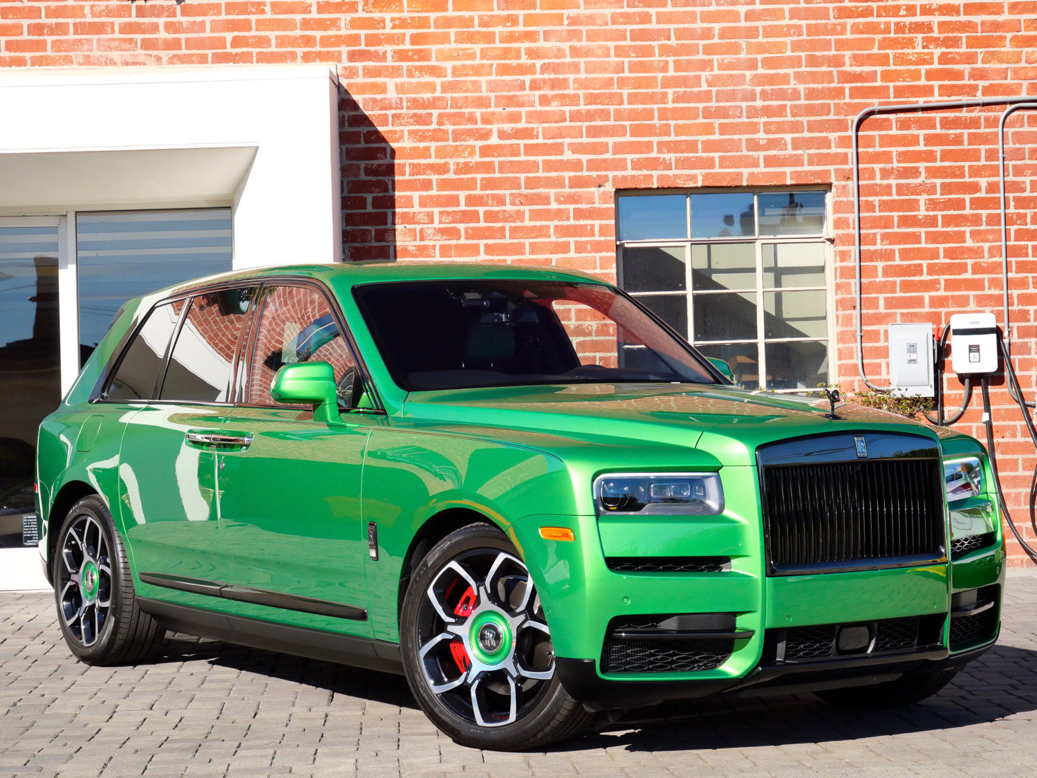 Certified 2023 Rolls-Royce Cullinan Black Badge w/ Leather Finishing Pack AWD/4WD image 20