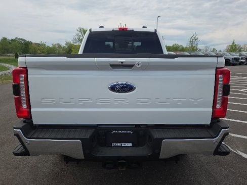 Used 2024 Ford F250 Lariat w/ Lariat Ultimate Package AWD/4WD image 9