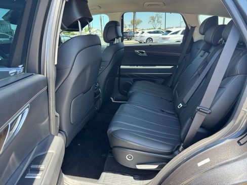Used 2023 Genesis GV80 2.5T AWD/4WD image 17