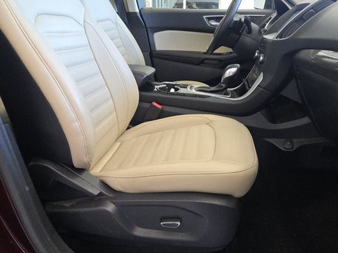 Used 2018 Ford Edge SEL w/ Equipment Group 201A AWD/4WD image 3