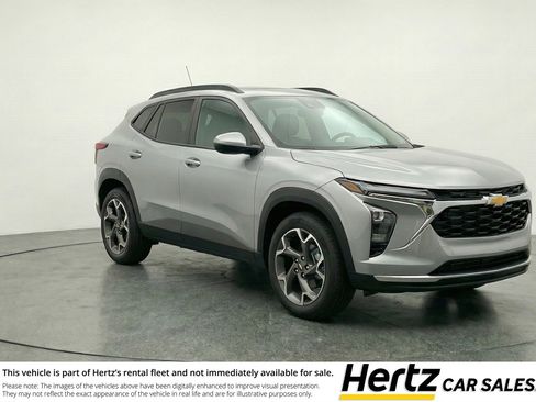 Used 2025 Chevrolet Trax LT w/ LT Convenience Package image 1