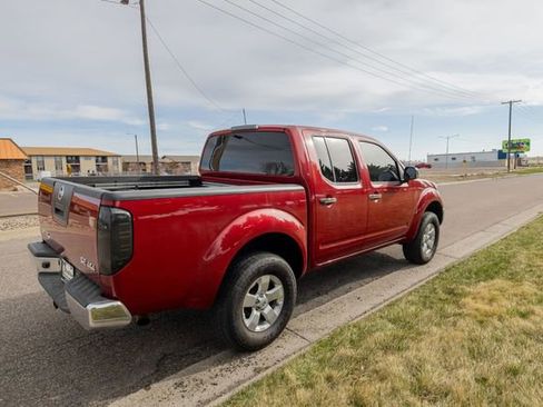 Used 2010 Nissan Frontier SE w/ Moonroof Pkg AWD/4WD image 5