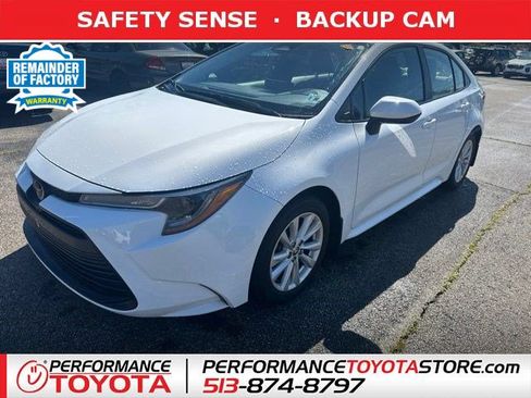 Used 2025 Toyota Corolla LE w/ LE Premium Package FWD image 1