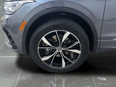 Used 2023 Volkswagen Tiguan SEL R-Line image 15