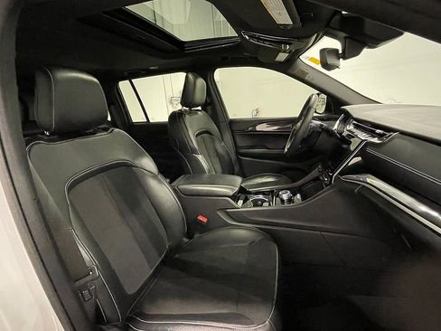 Used 2023 Jeep Grand Cherokee Altitude image 24