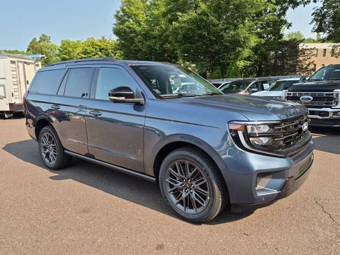 New 2027 Ford Expedition Platinum w/ Stealth Appearance Package AWD/4WD image 4