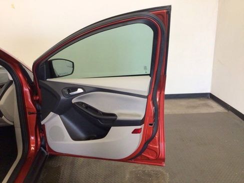 Used 2018 Ford Focus SE image 10