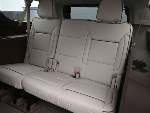 Used 2021 GMC Yukon XL Denali image 13