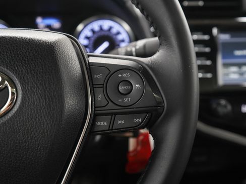 Used 2019 Toyota Camry SE FWD image 24