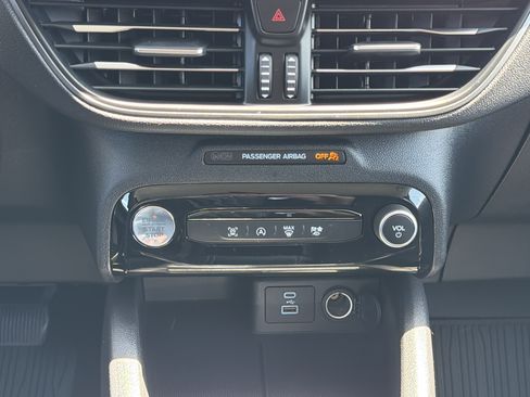 Used 2023 Ford Escape Active w/ Tech Pack #1 AWD/4WD image 20