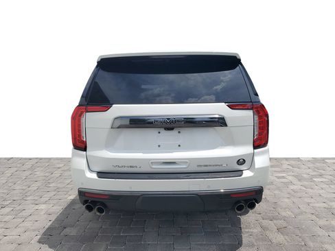 Used 2023 GMC Yukon Denali Ultimate AWD/4WD image 5