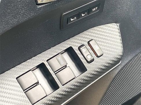 Used 2013 Toyota RAV4 Limited image 13