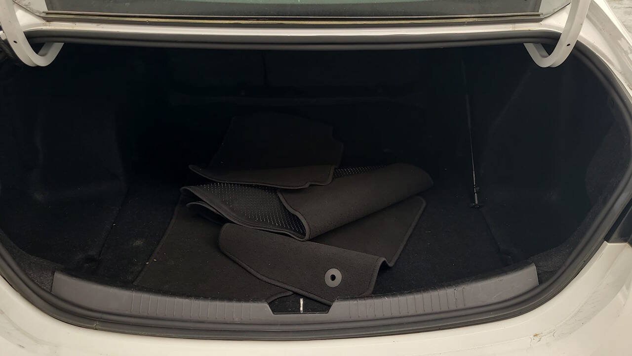 Used 2019 Toyota Camry FWD image 10