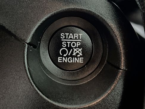 Used 2021 Jeep Compass Limited image 23