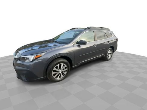 Used 2022 Subaru Outback Premium image 4