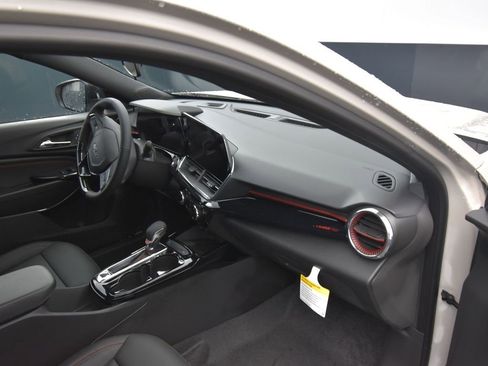 New 2026 Chevrolet Trax RS w/ Sunroof Package image 10