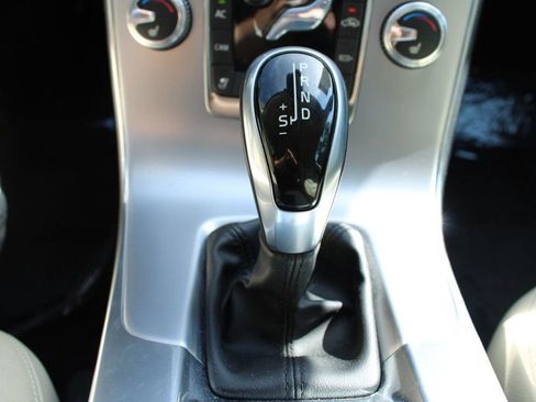 Used 2018 Volvo S60 T5 Dynamic w/ Vision Package FWD image 20