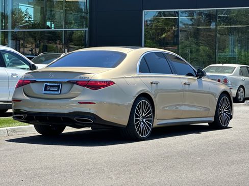 Used 2022 Mercedes-Benz S 500 4MATIC image 3