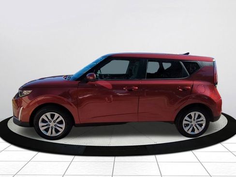 Used 2023 Kia Soul LX image 6