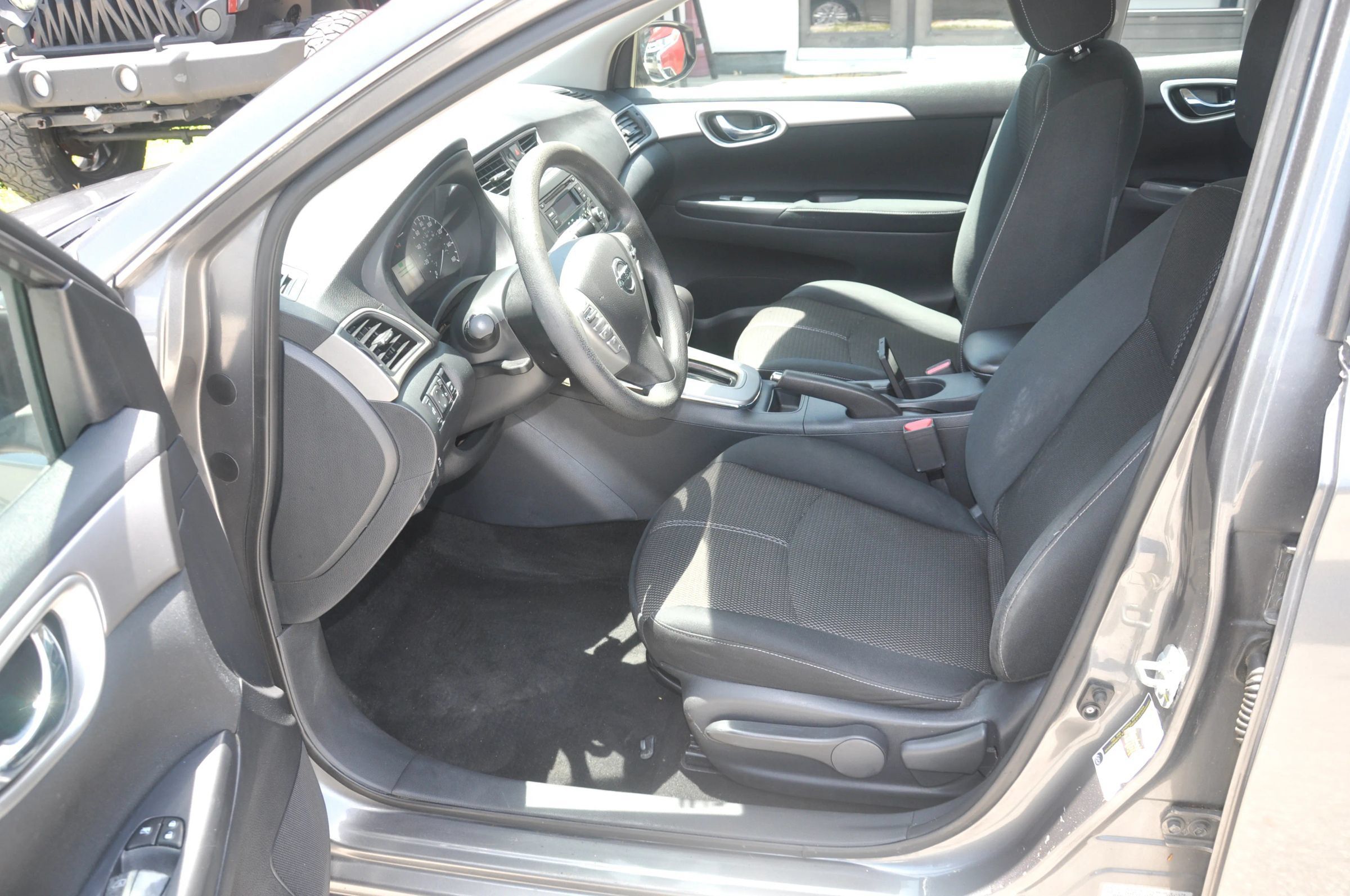 Used 2015 Nissan Sentra SV FWD image 21