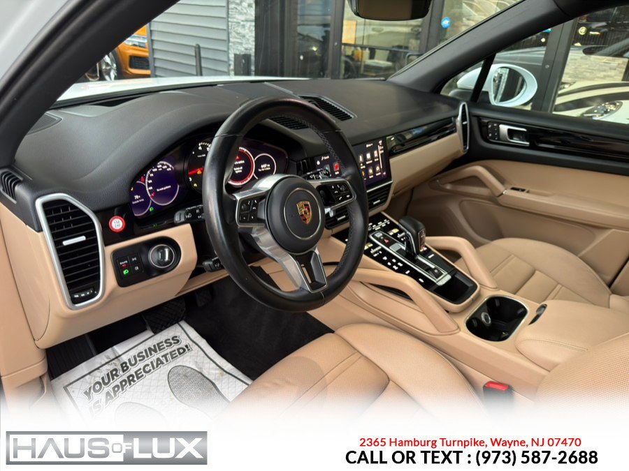 Used 2023 Porsche Cayenne w/ Assistance Package AWD/4WD image 5