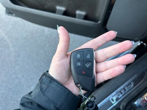 Used 2024 GMC Sierra 2500 AT4 w/ AT4 Premium Plus Package image 30