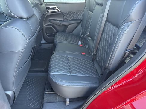 New 2025 Mitsubishi Outlander SEL image 25