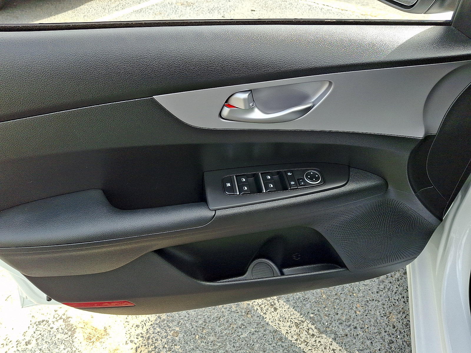 Used 2023 Kia Forte LXS w/ LXS Technology Package FWD image 12