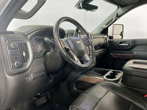 Used 2022 Chevrolet Silverado 2500 High Country w/ Z71 Off-Road Package image 9