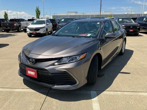 Used 2024 Toyota Camry LE FWD image 3