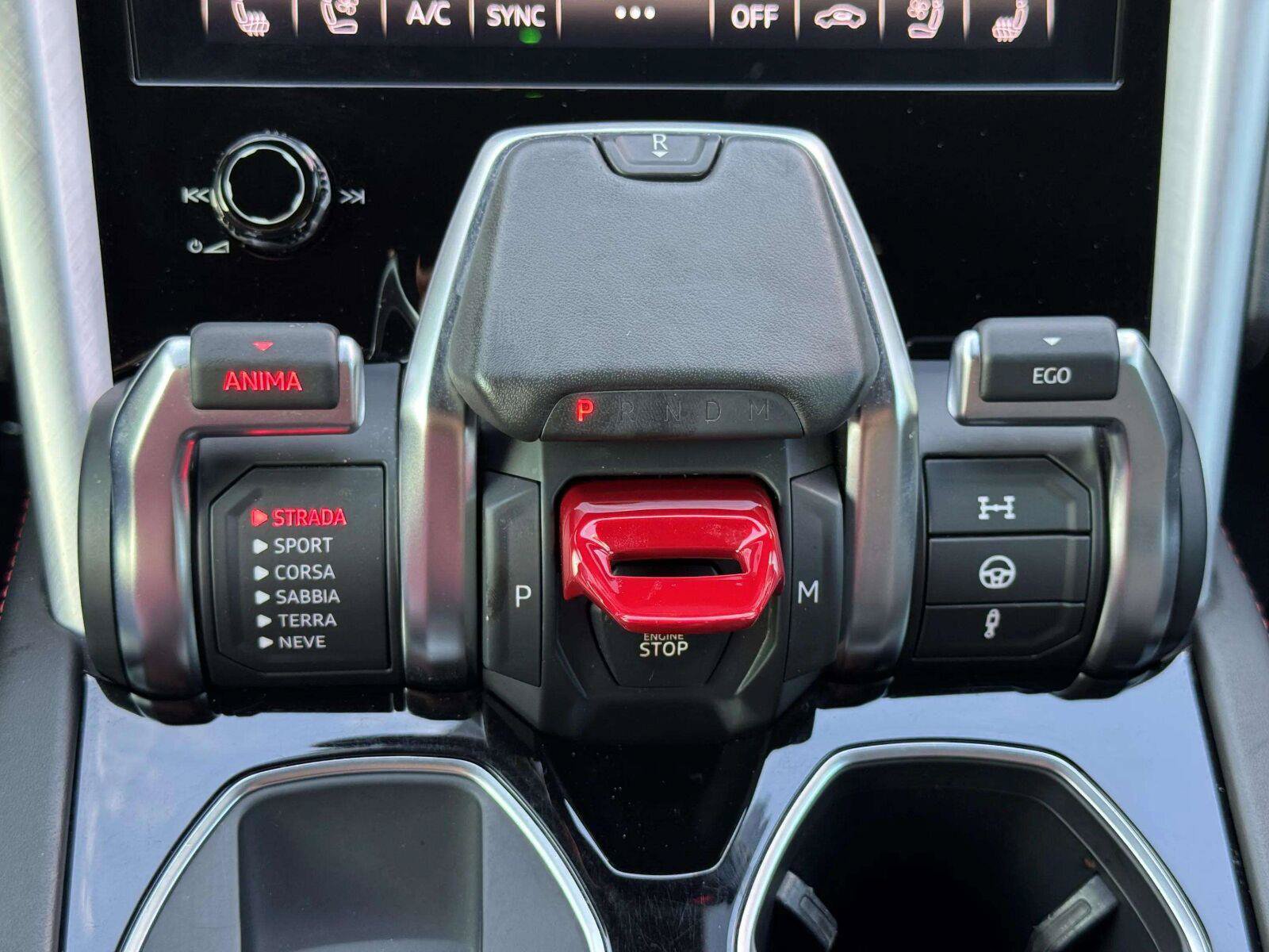 Used 2021 Lamborghini Urus AWD/4WD image 45