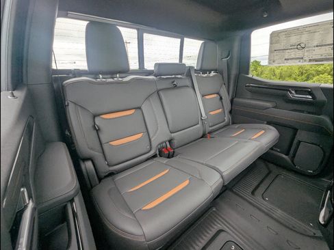 New 2026 GMC Sierra 1500 AT4 w/ AT4 Premium Package AWD/4WD image 17