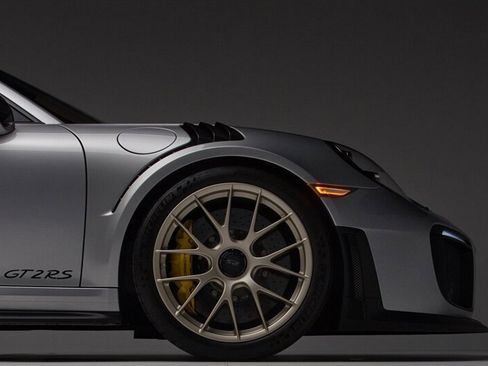 Used 2018 Porsche 911 GT2 RS image 15