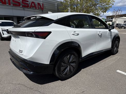 Used 2024 Nissan Ariya AWD image 9